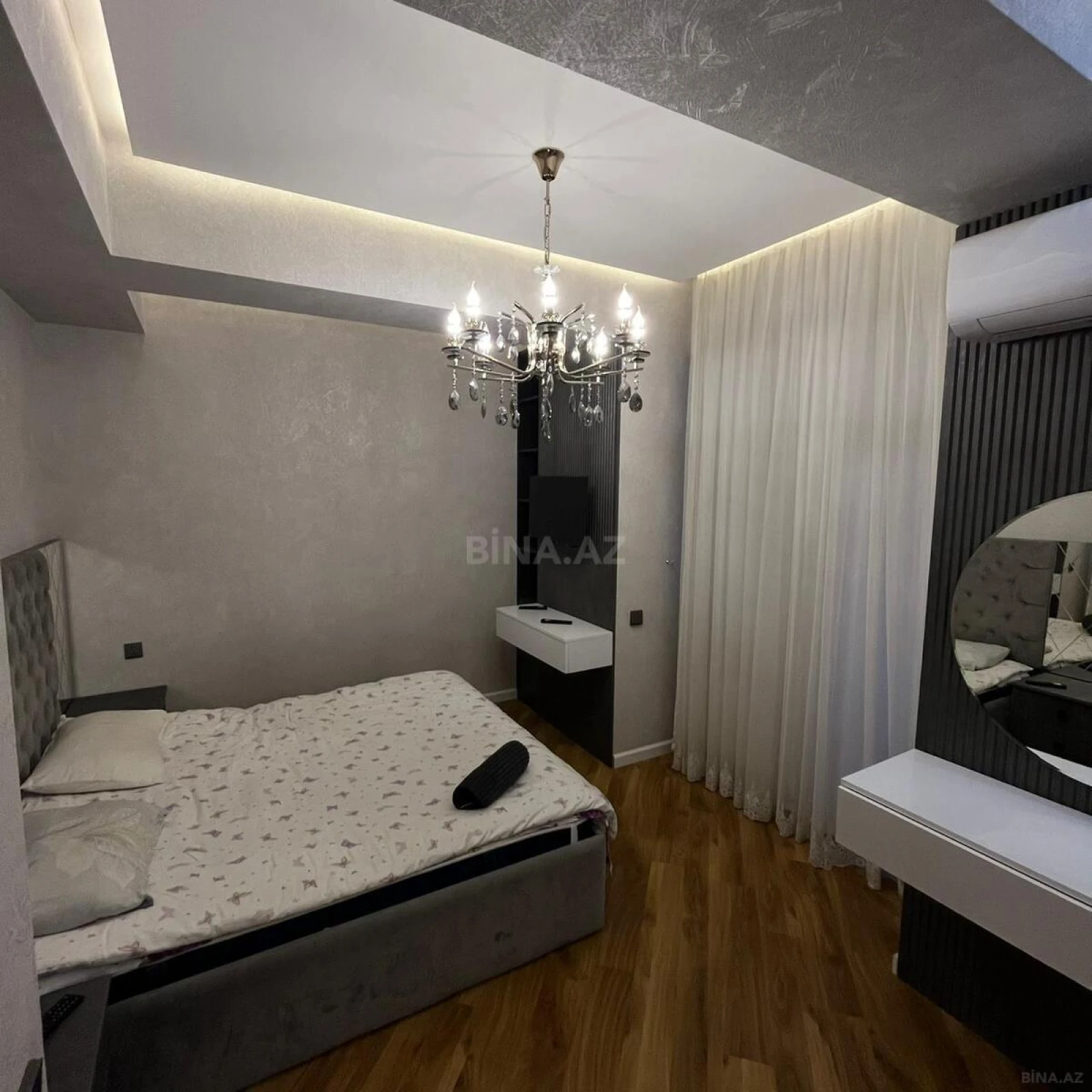 Satılır 3 otaqlı mənzil 137 m²