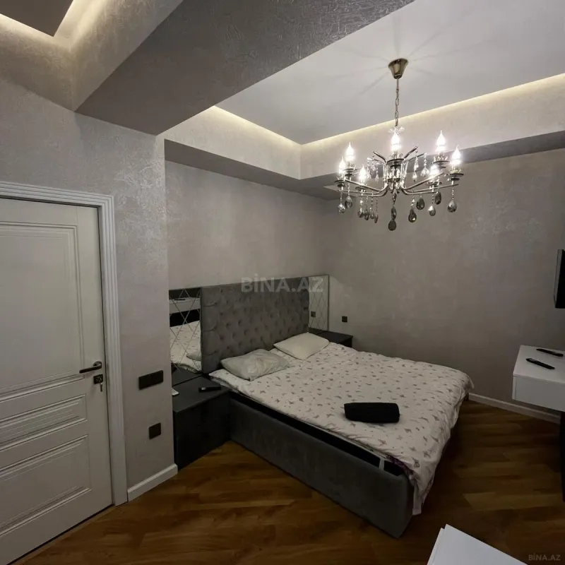 Satılır 3 otaqlı mənzil 137 m²
