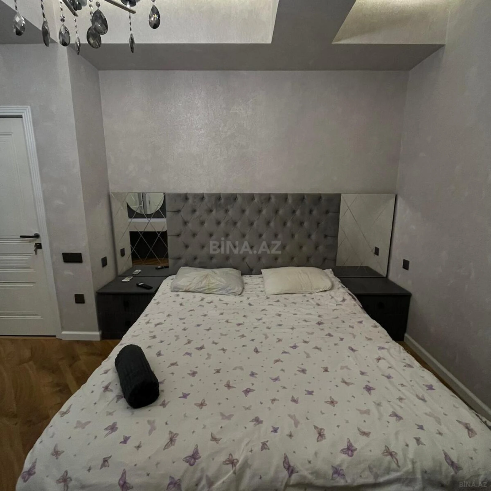 Satılır 3 otaqlı mənzil 137 m²