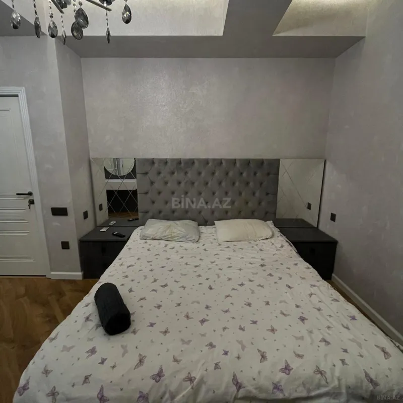 Satılır 3 otaqlı mənzil 137 m²