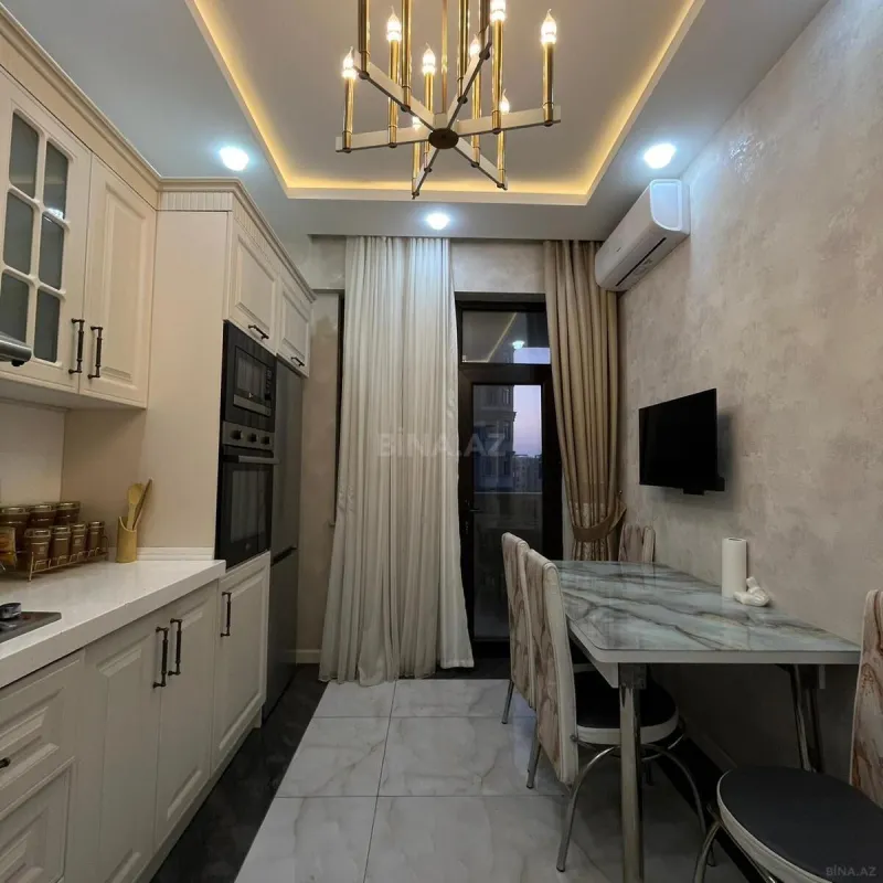 Satılır 3 otaqlı mənzil 137 m²