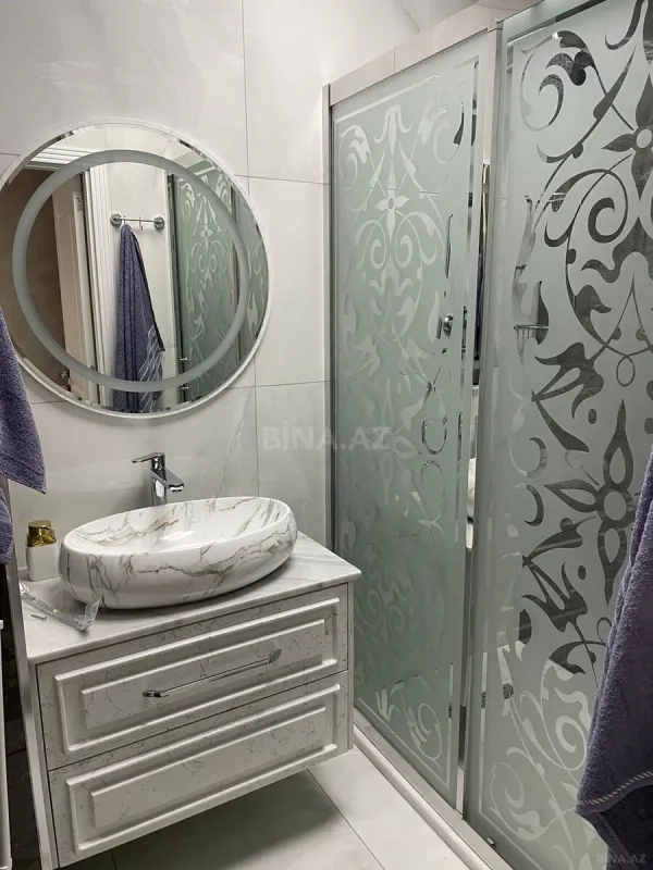 Satılır 3 otaqlı mənzil 137 m²