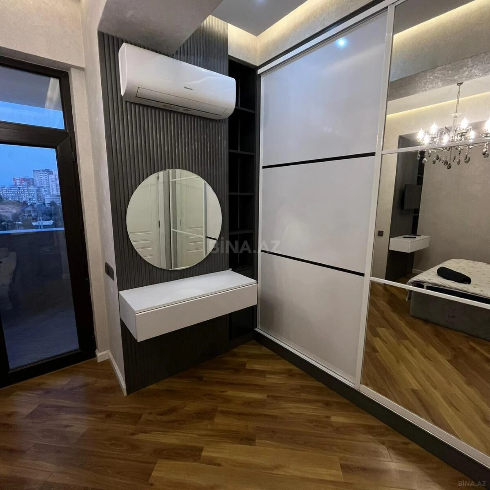 Satılır 3 otaqlı mənzil 137 m²