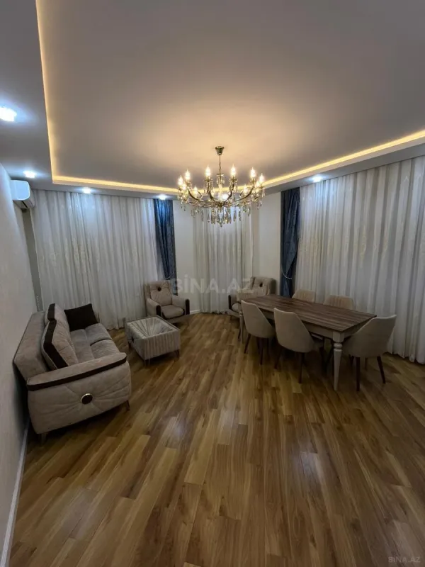 Satılır 3 otaqlı mənzil 137 m²
