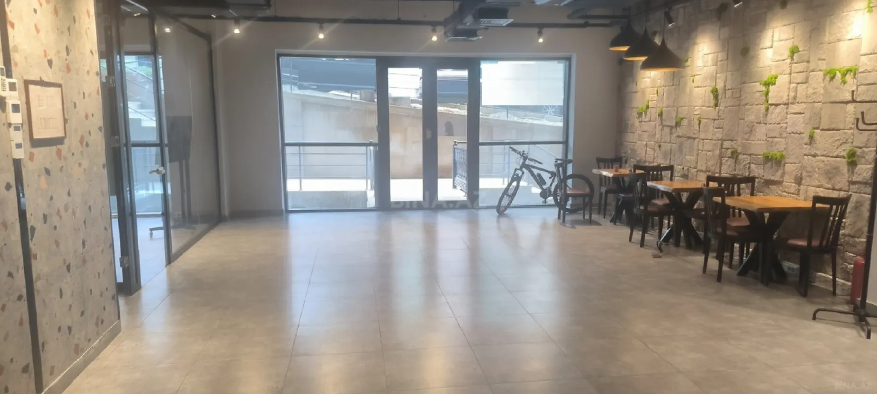 Satılır obyekt 400 m²