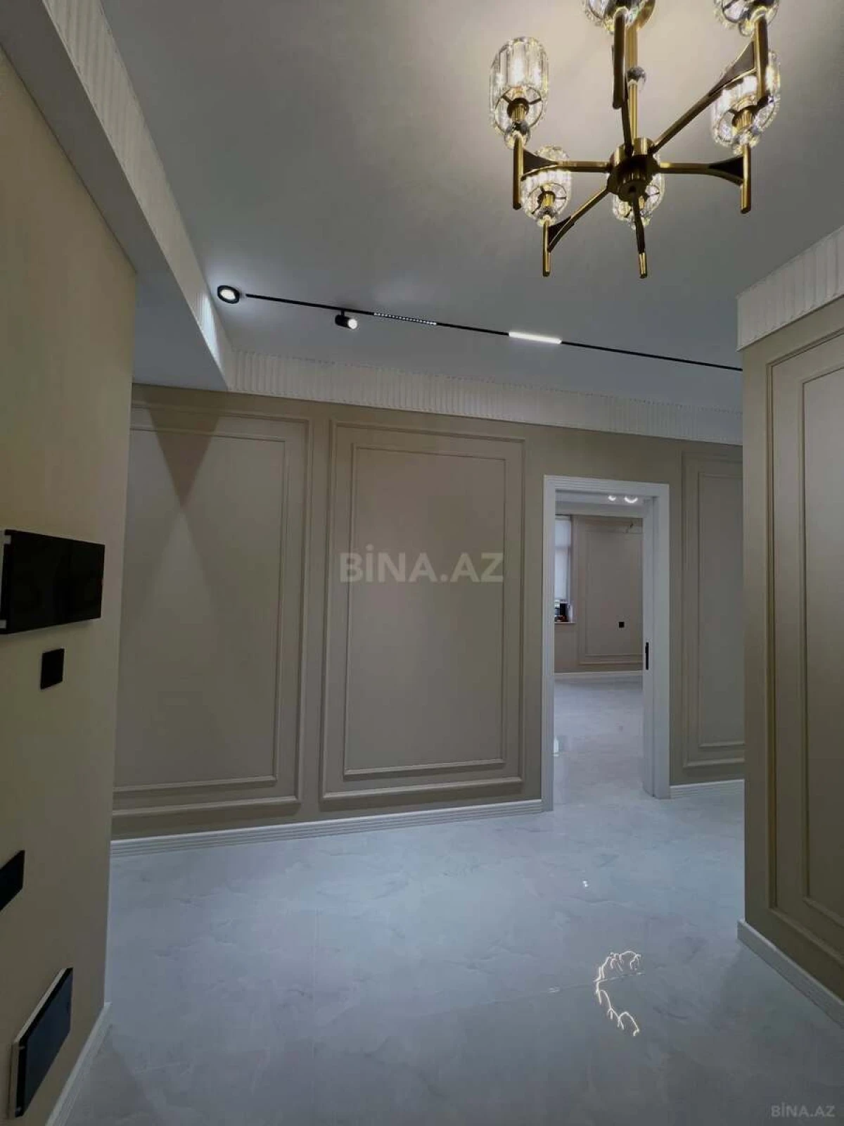 Satılır 4 otaqlı mənzil 140 m²