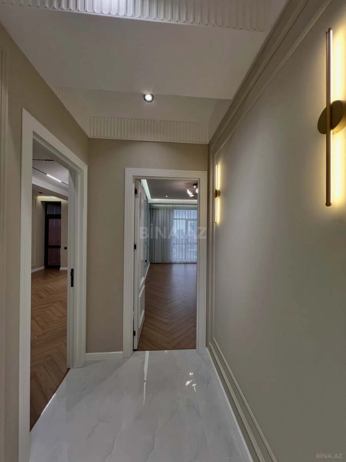 Satılır 4 otaqlı mənzil 140 m²