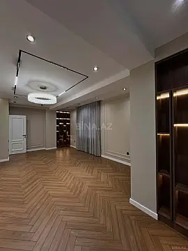 Satılır 4 otaqlı mənzil 140 m²