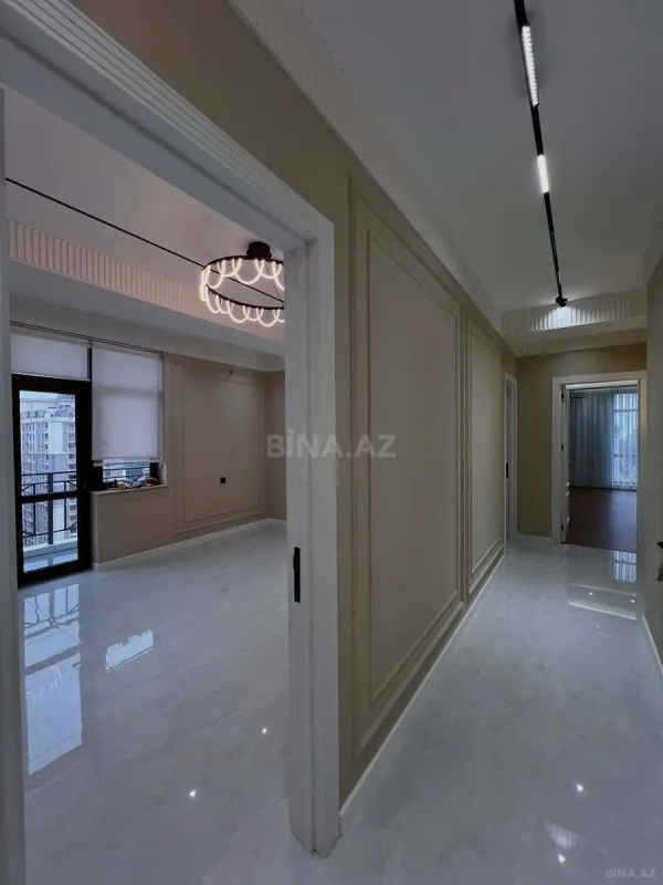 Satılır 4 otaqlı mənzil 140 m²