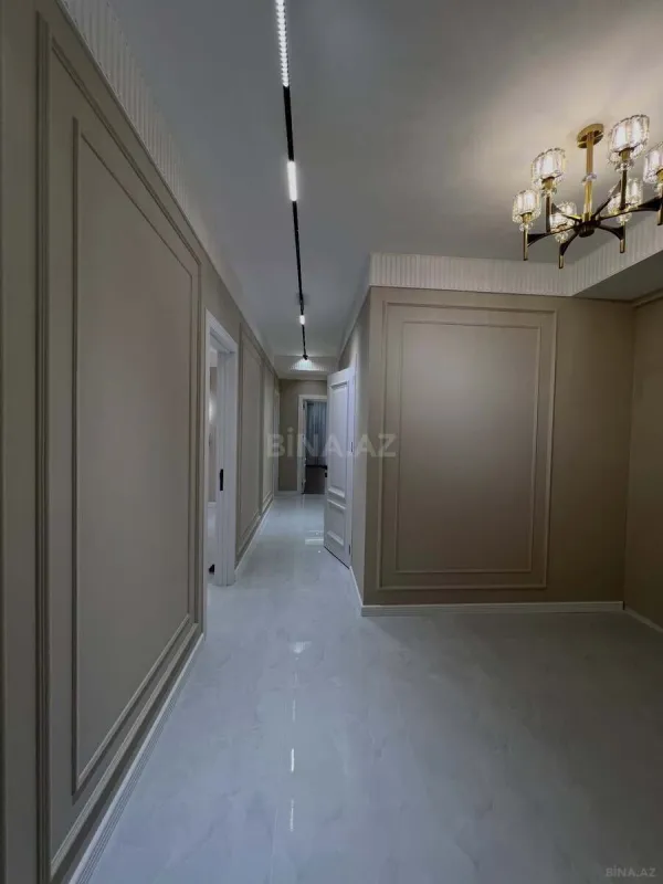 Satılır 4 otaqlı mənzil 140 m²