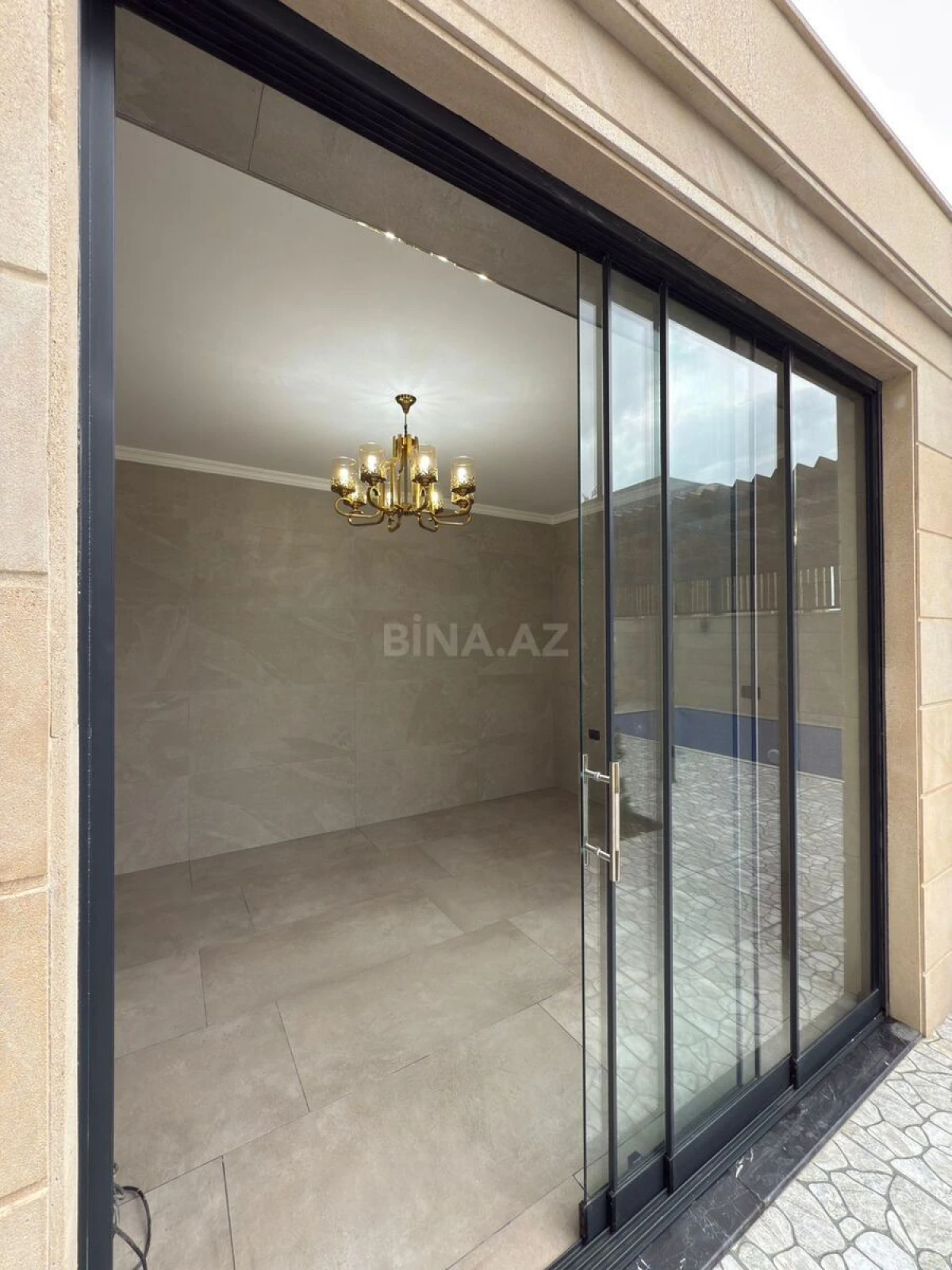 Satılır 6 otaqlı həyət evi 450 m²