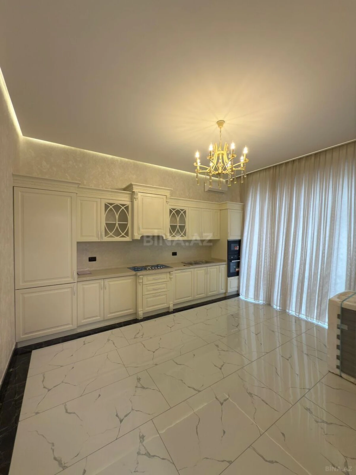 Satılır 6 otaqlı həyət evi 450 m²