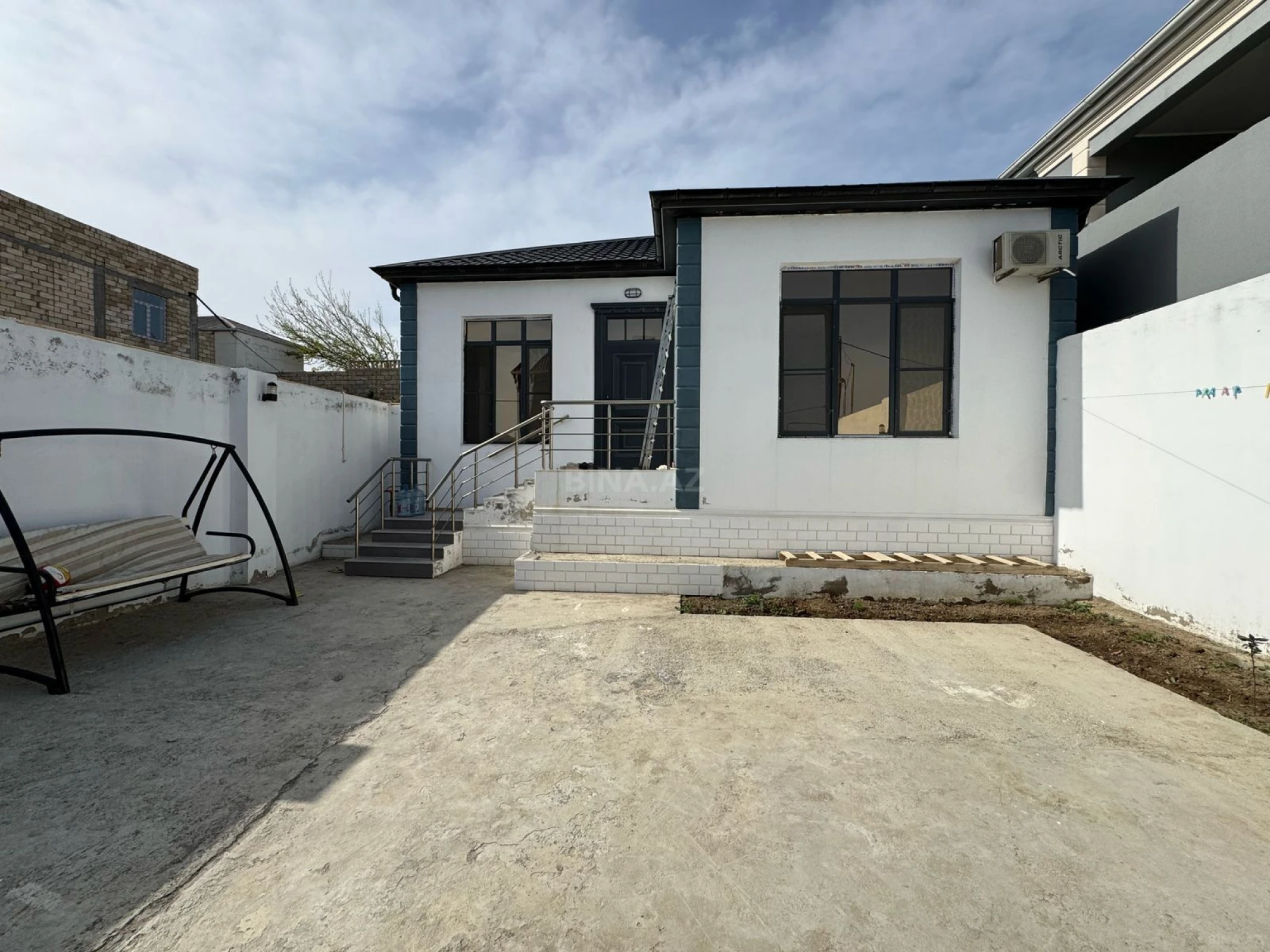 Satılır 3 otaqlı həyət evi 140 m²