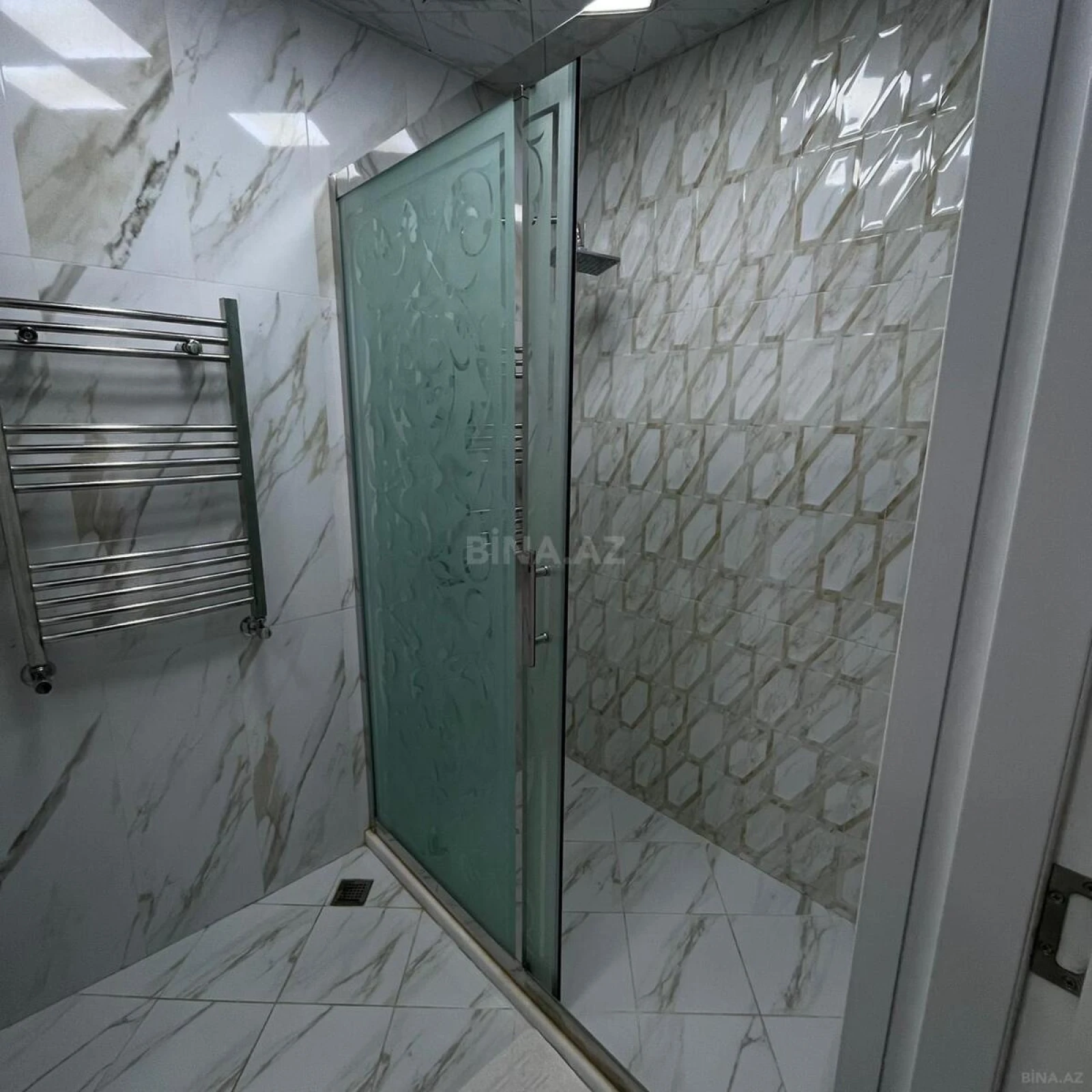 Satılır 3 otaqlı mənzil 137 m²