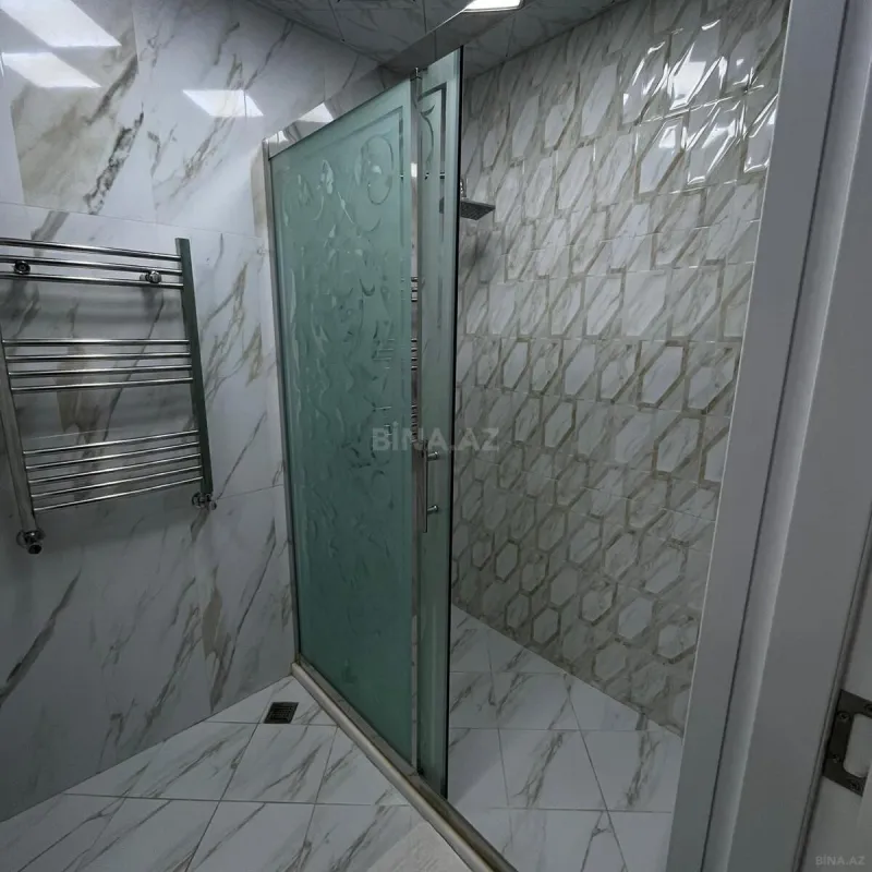 Satılır 3 otaqlı mənzil 137 m²