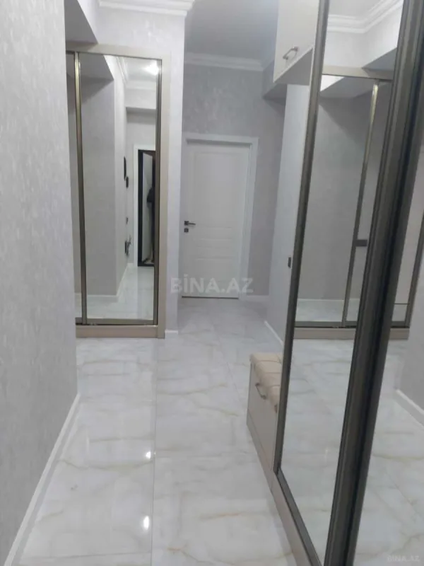Satılır 3 otaqlı mənzil 137 m²