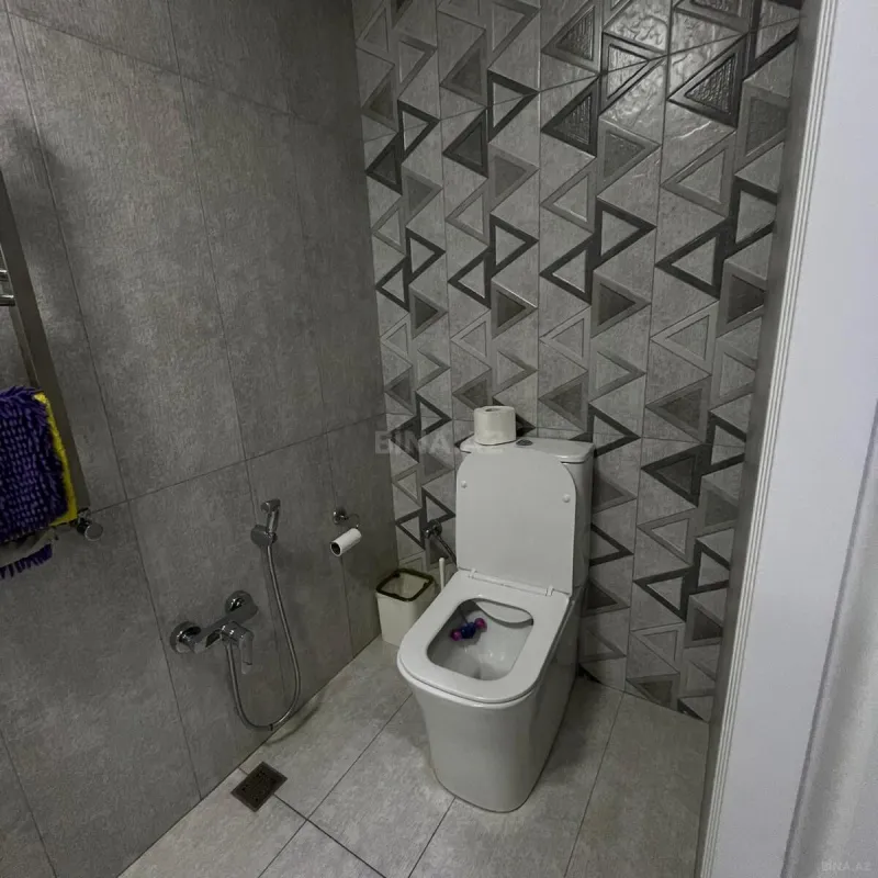 Satılır 3 otaqlı mənzil 137 m²