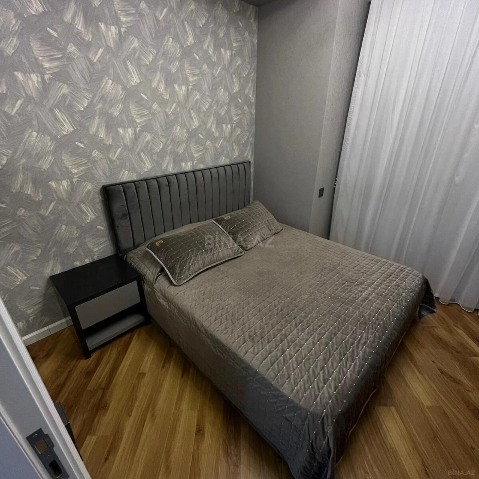 Satılır 3 otaqlı mənzil 137 m²