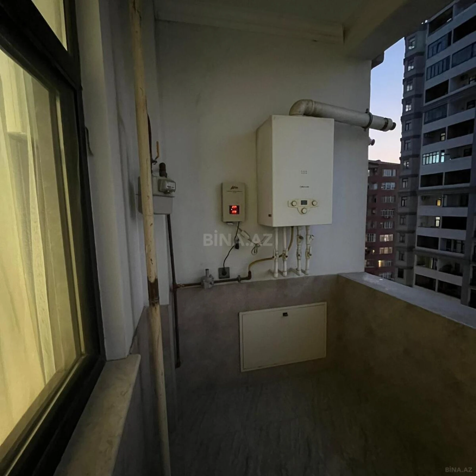 Satılır 3 otaqlı mənzil 137 m²