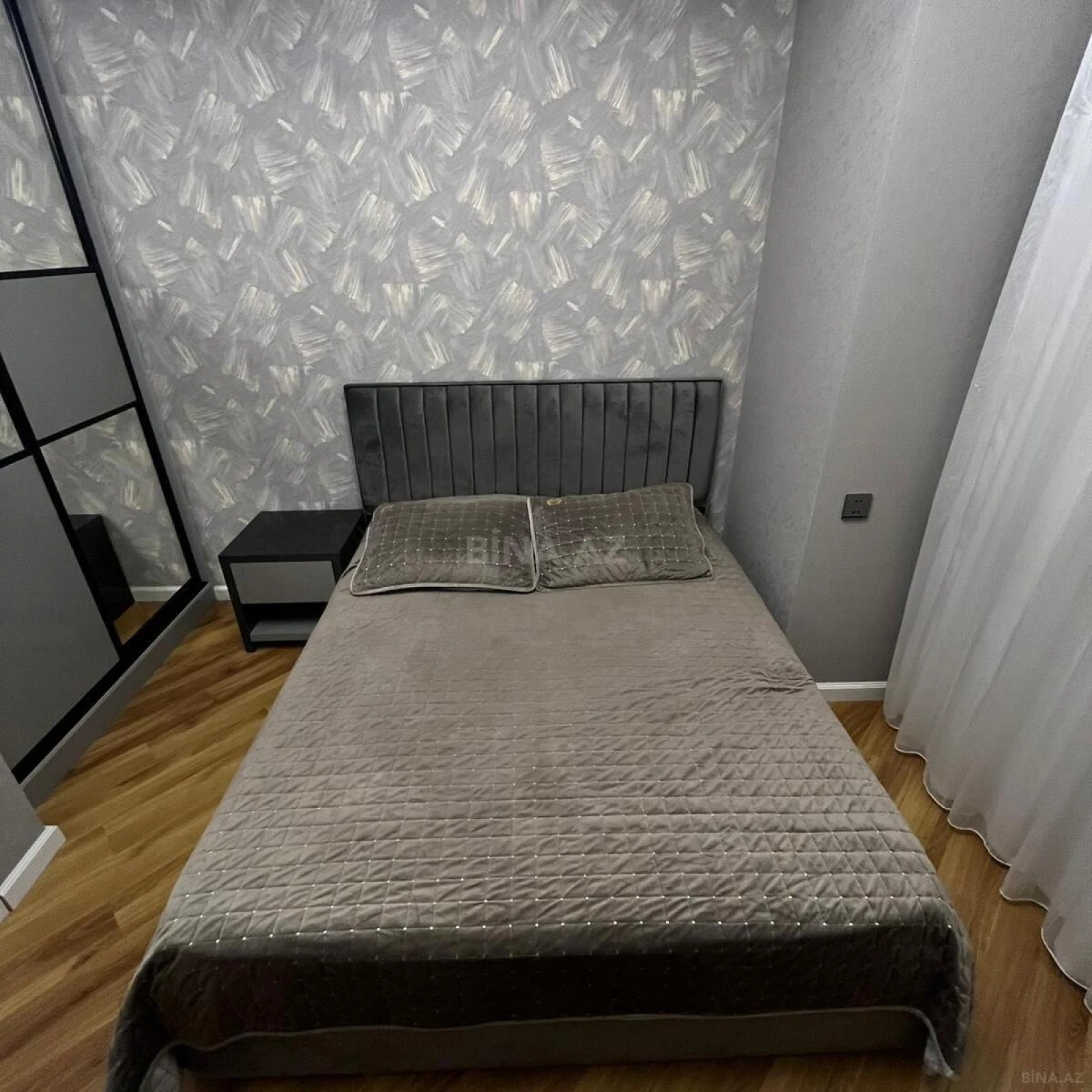 Satılır 3 otaqlı mənzil 137 m²