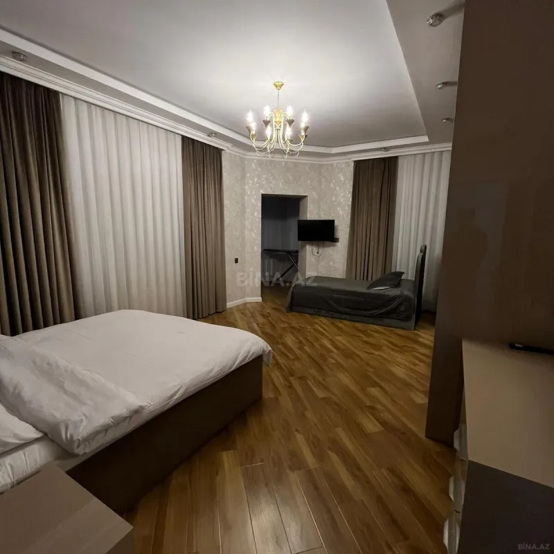 Satılır 3 otaqlı mənzil 137 m²