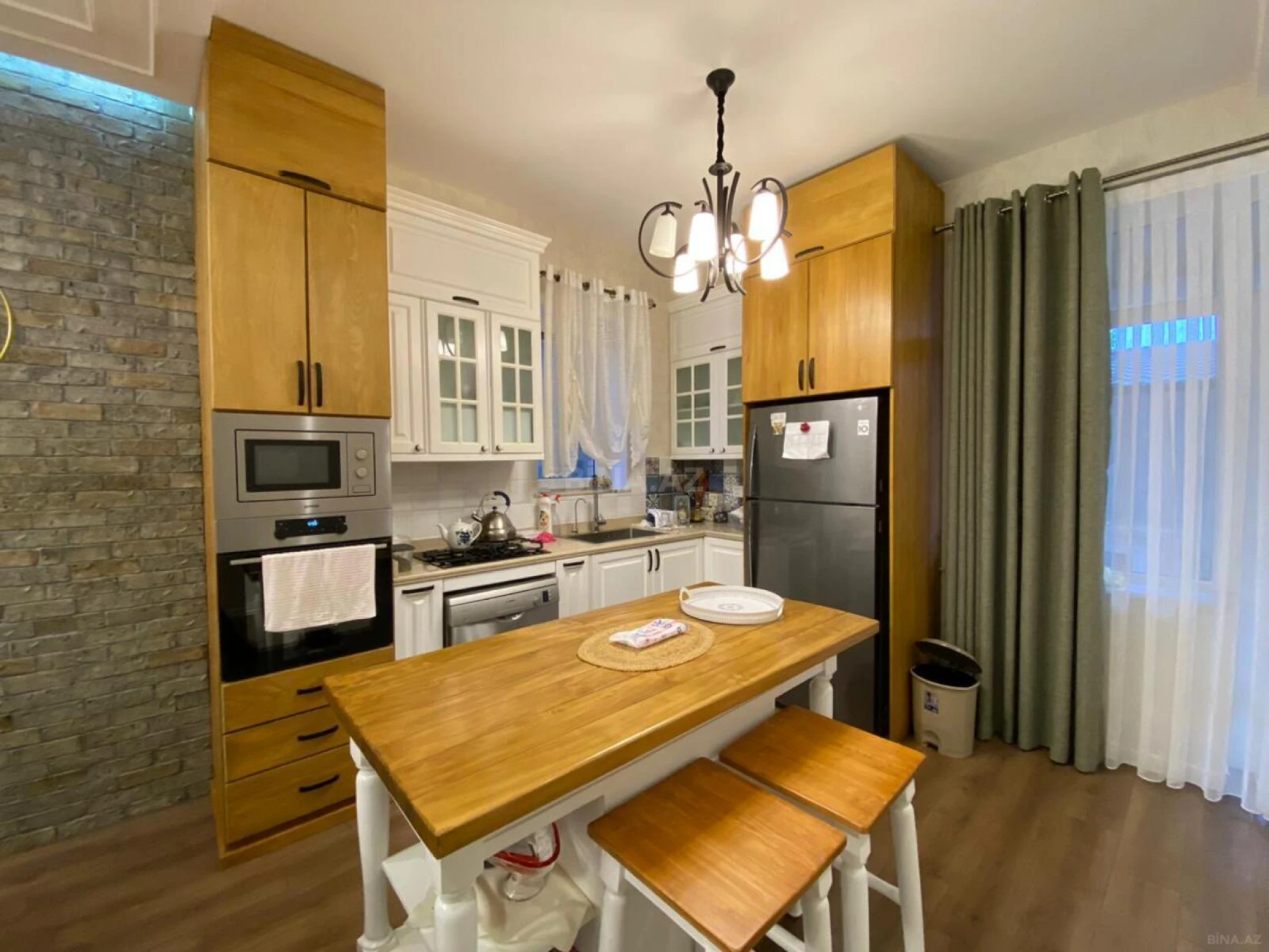 Satılır 4 otaqlı həyət evi 180 m²