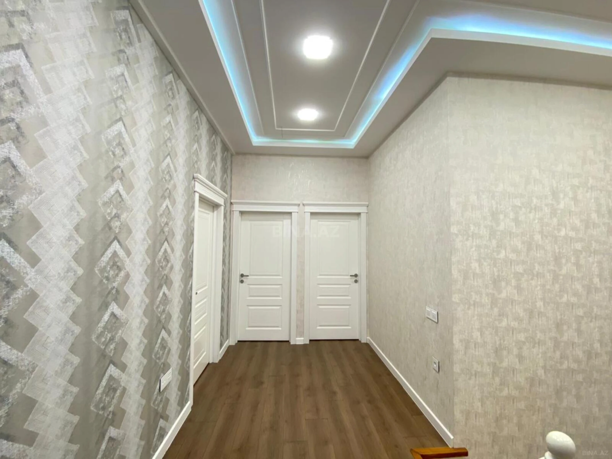 Satılır 4 otaqlı həyət evi 180 m²