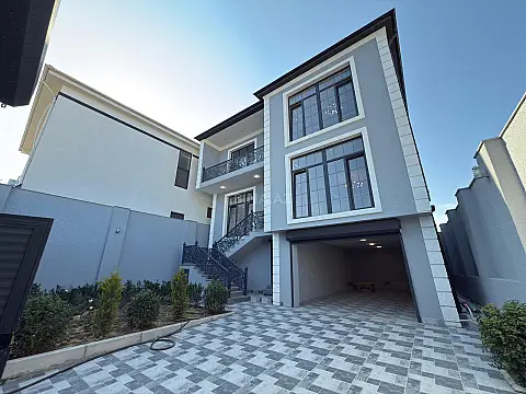 Satılır 4 otaqlı həyət evi 300 m² — Bakı, Badamdar 4 otaq 300.00 m²