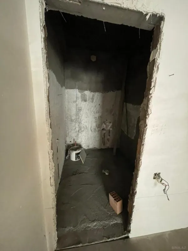 Satılır 4 otaqlı mənzil 170 m²