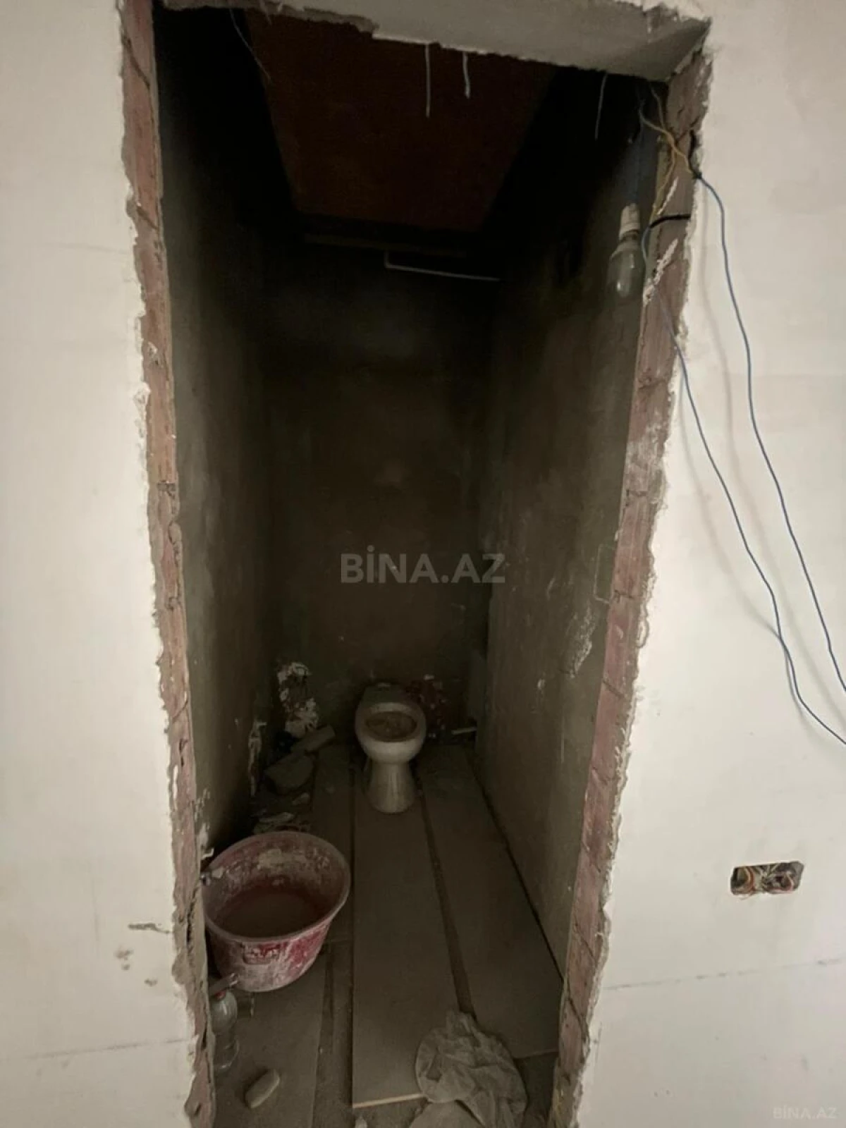 Satılır 4 otaqlı mənzil 170 m²