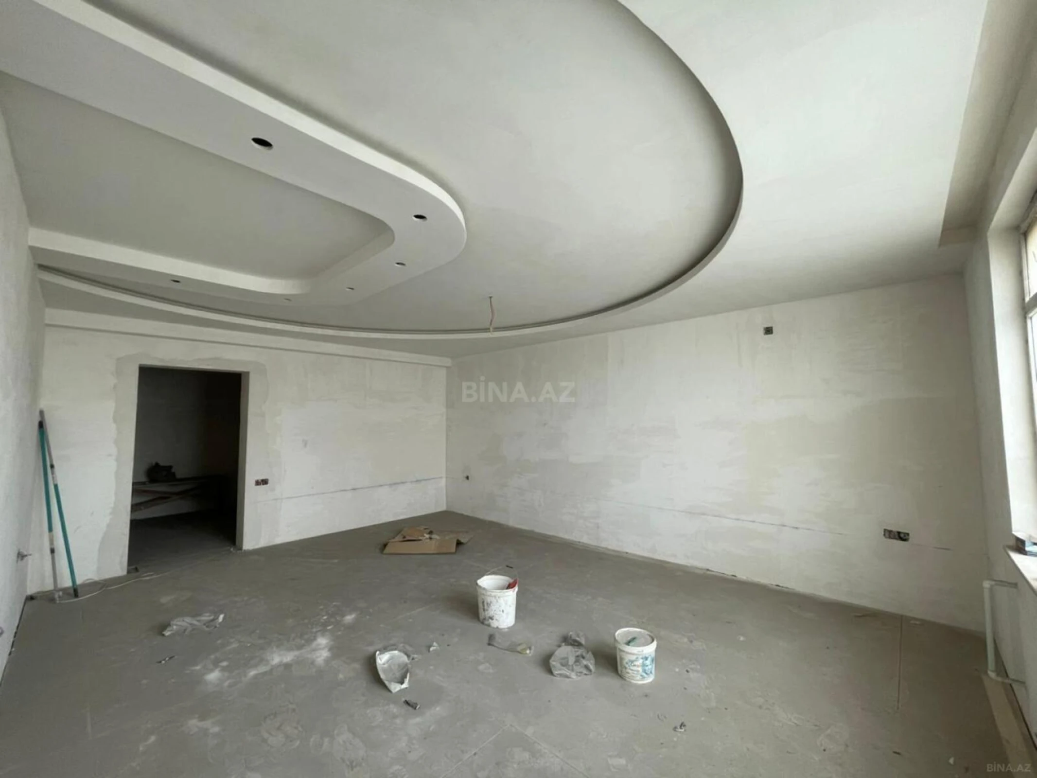 Satılır 4 otaqlı mənzil 170 m²