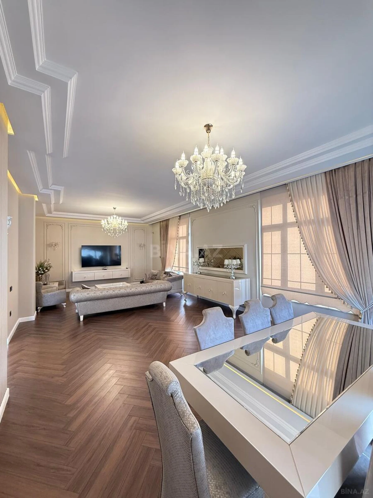 Satılır 5 otaqlı həyət evi 450 m²