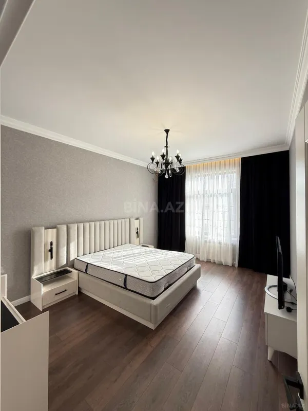 Satılır 5 otaqlı həyət evi 450 m²