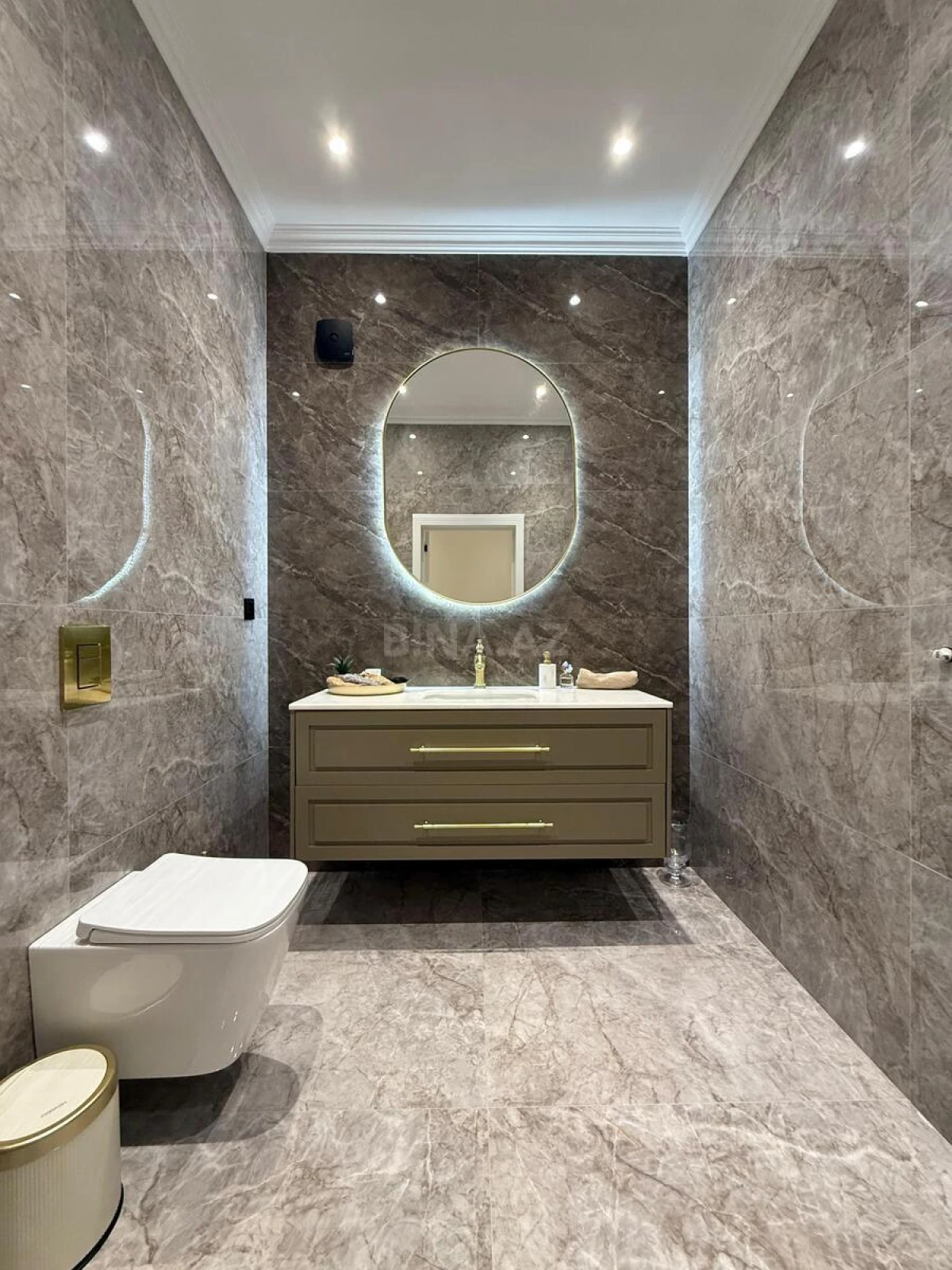 Satılır 5 otaqlı həyət evi 450 m²