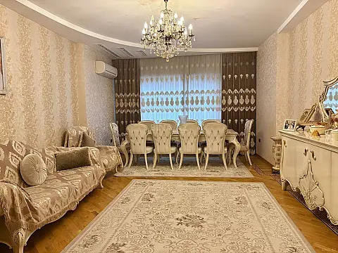 Satılır 4 otaqlı mənzil 198 m²