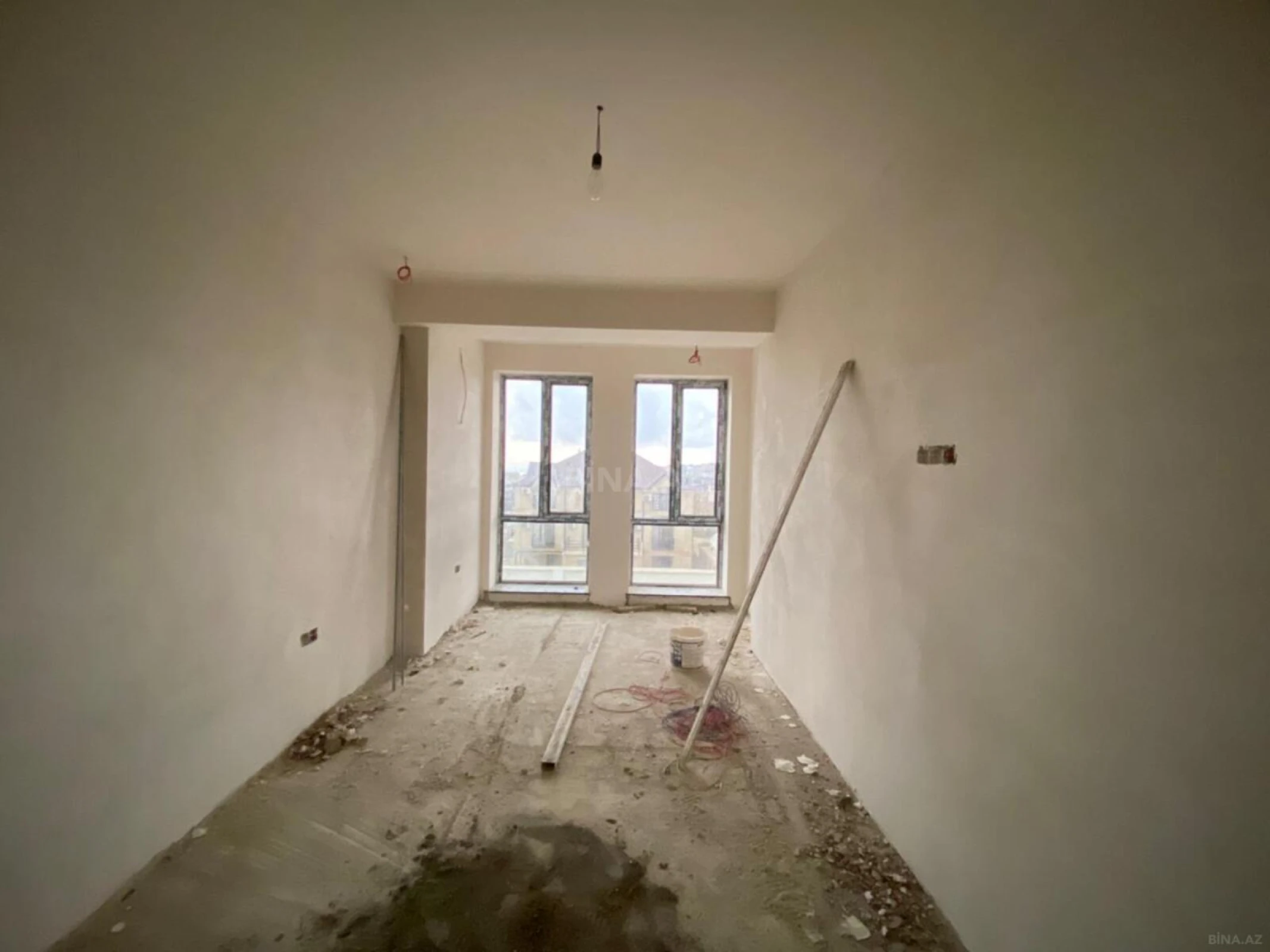 Satılır 8 otaqlı həyət evi 400 m²