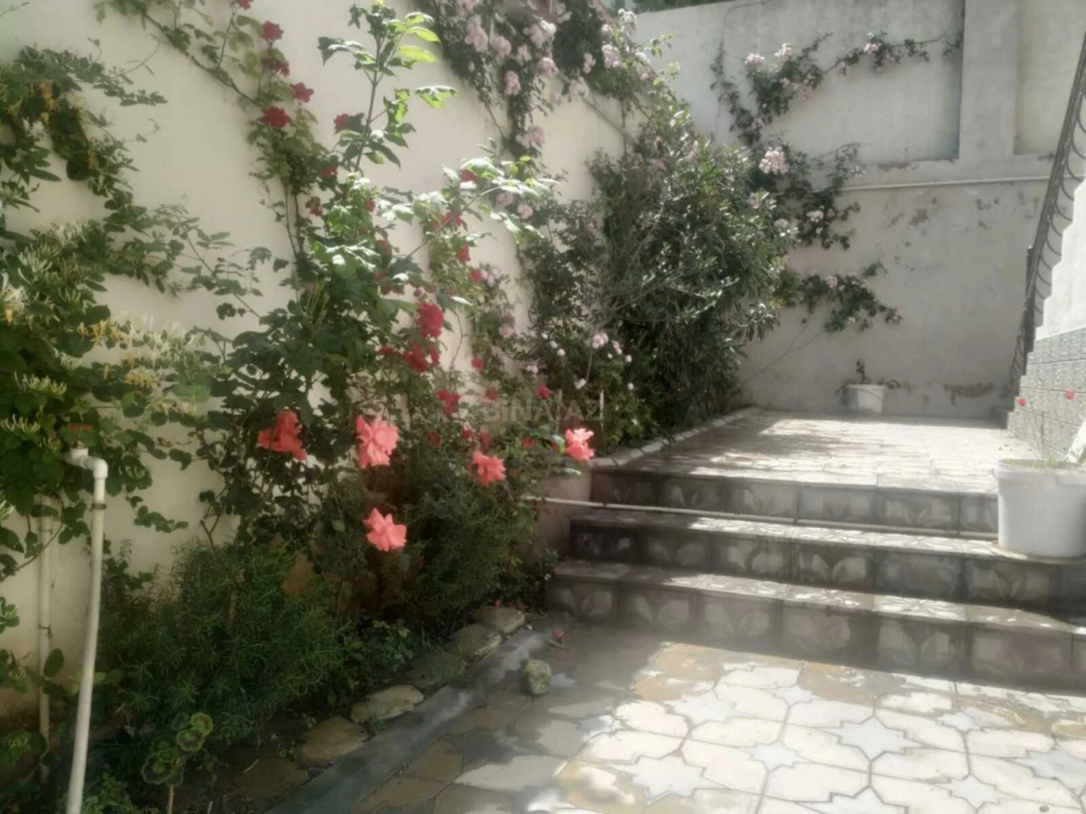 Satılır 5 otaqlı həyət evi 220 m²