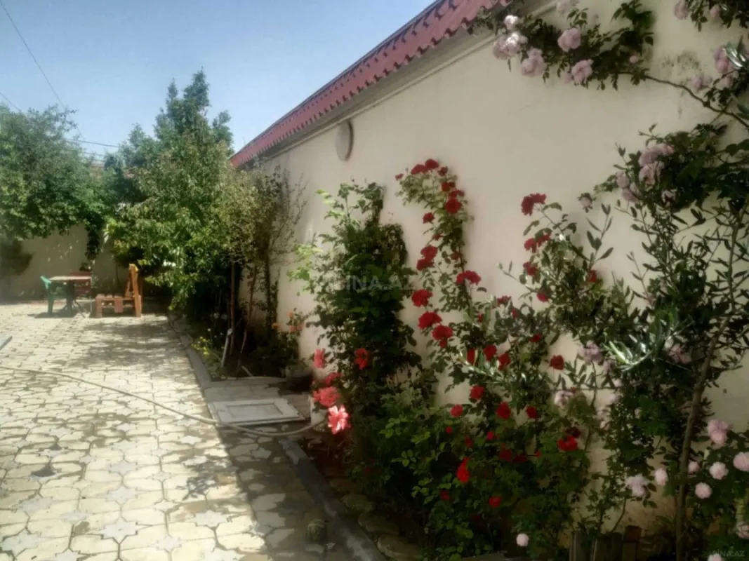 Satılır 5 otaqlı həyət evi 220 m²