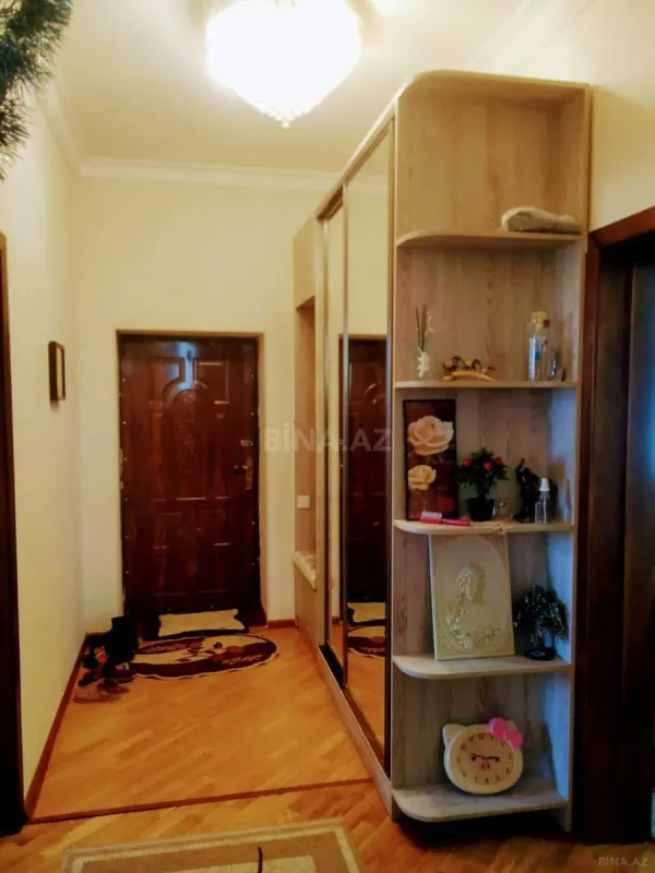Satılır 5 otaqlı həyət evi 220 m²