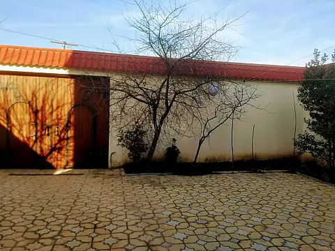 Satılır 5 otaqlı həyət evi 220 m²