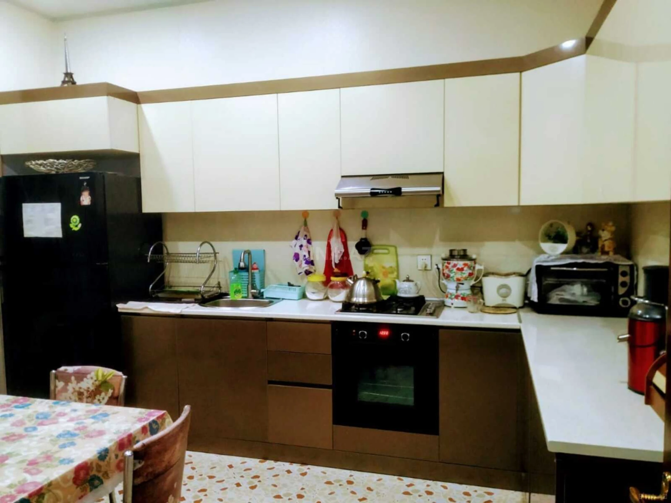 Satılır 5 otaqlı həyət evi 220 m²