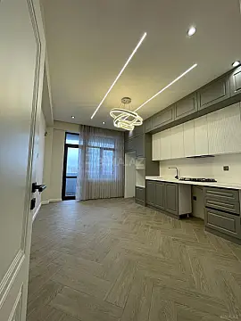 Satılır 3 otaqlı mənzil 138 m²