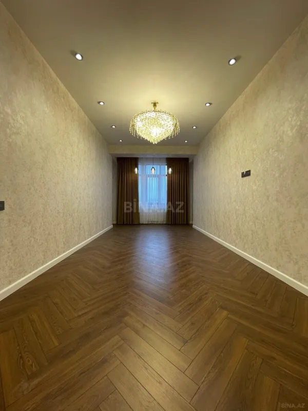 Satılır 3 otaqlı mənzil 138 m²