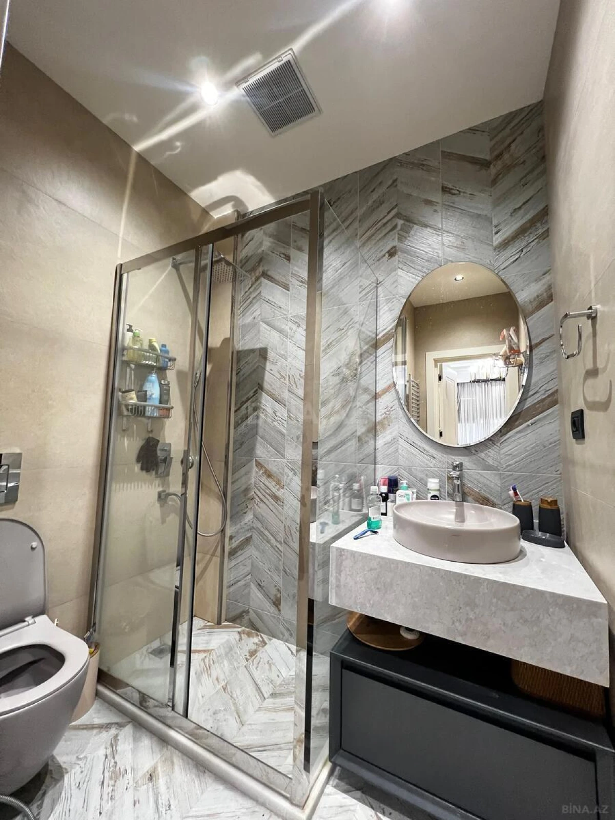 Satılır 4 otaqlı mənzil 140 m²