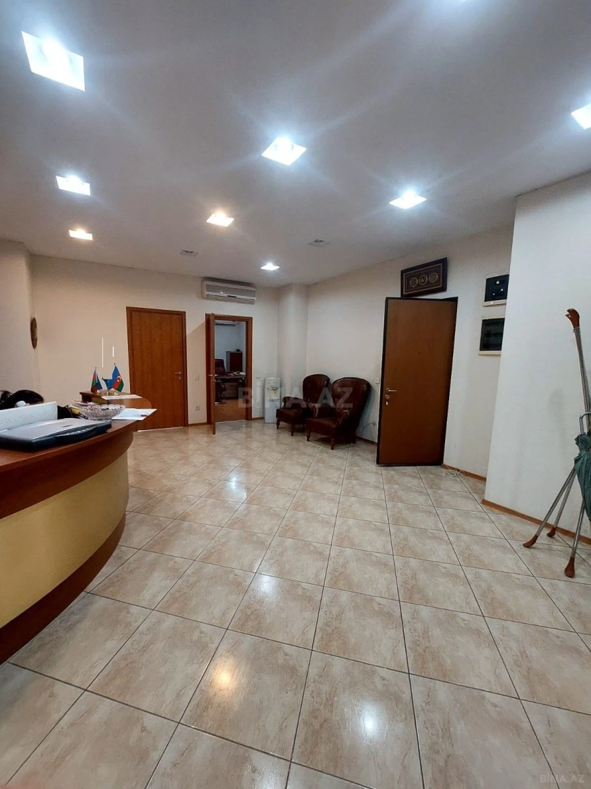 Satılır 5 otaqlı ofis 180 m²