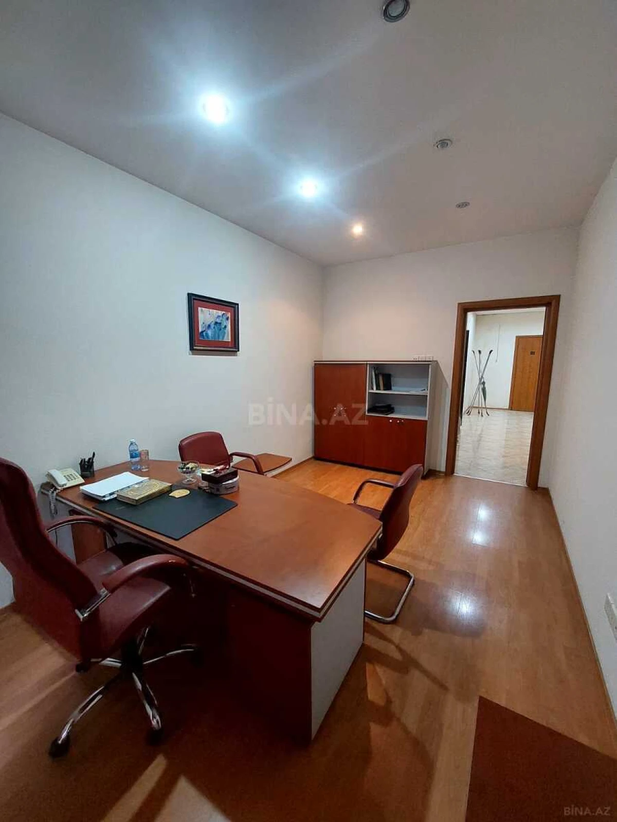 Satılır 5 otaqlı ofis 180 m²