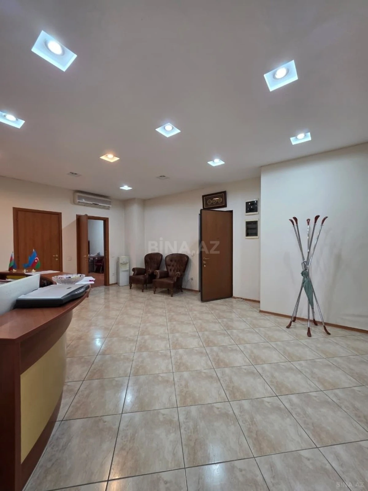 Satılır 5 otaqlı ofis 180 m²