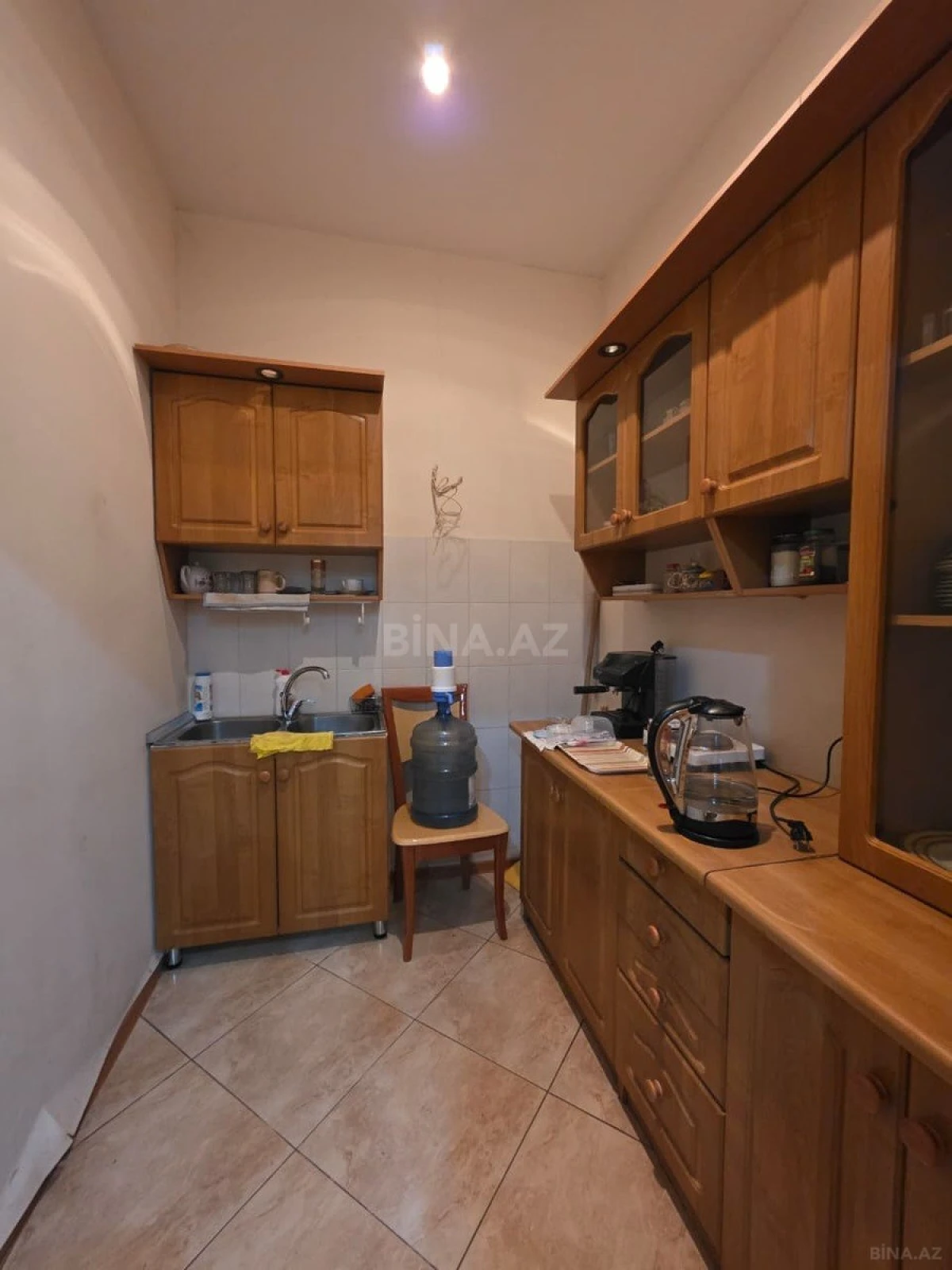 Satılır 5 otaqlı ofis 180 m²