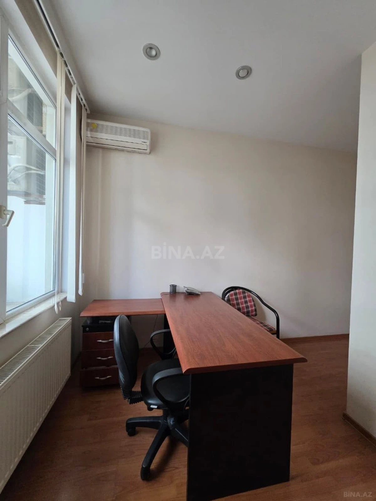 Satılır 5 otaqlı ofis 180 m²