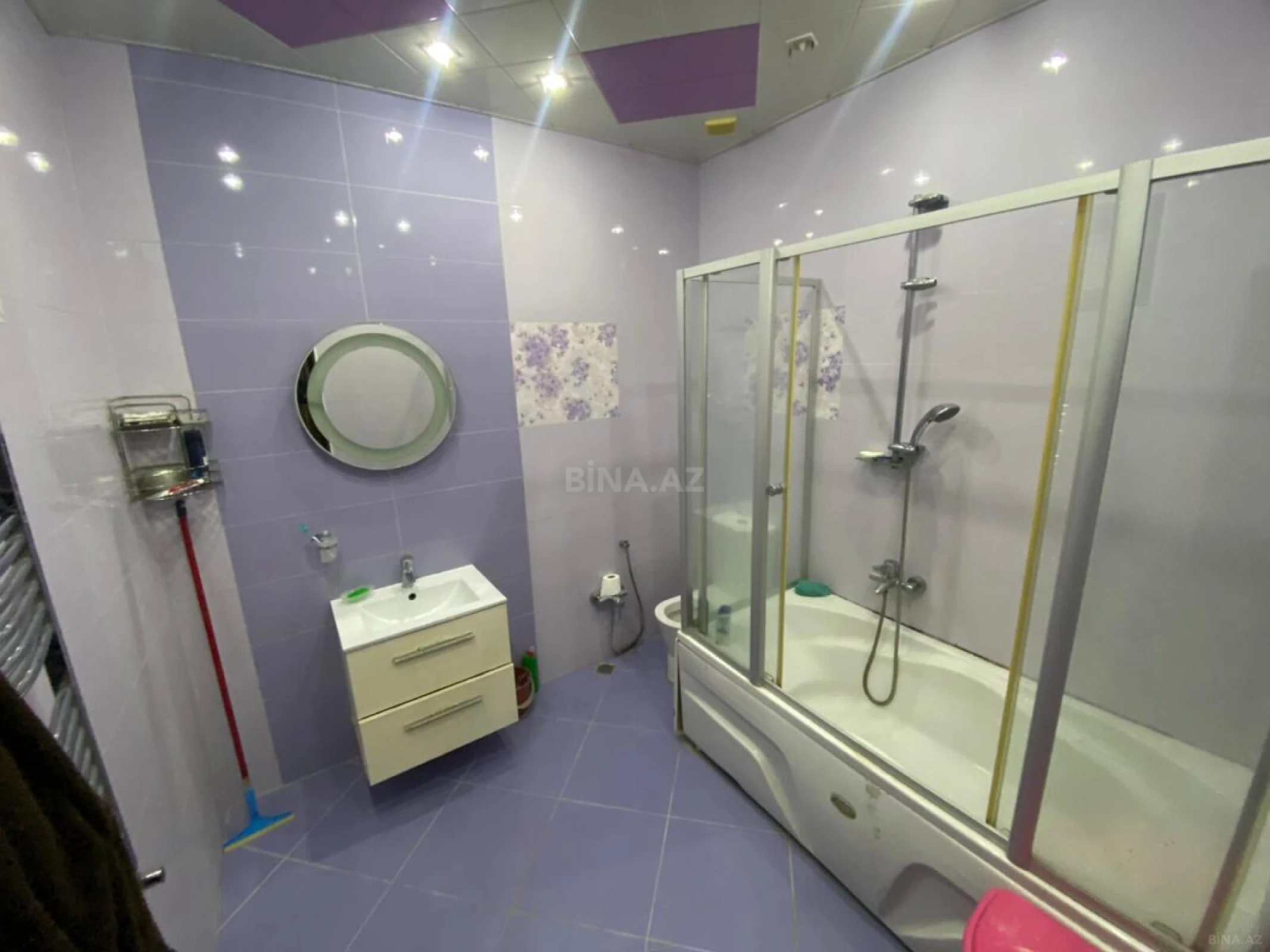 Satılır 8 otaqlı həyət evi 380 m²